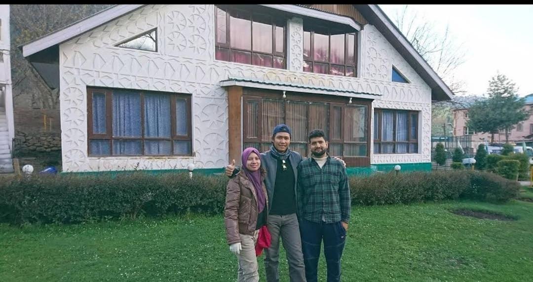 The K2 Alpine Hotel Pahalgām Buitenkant foto